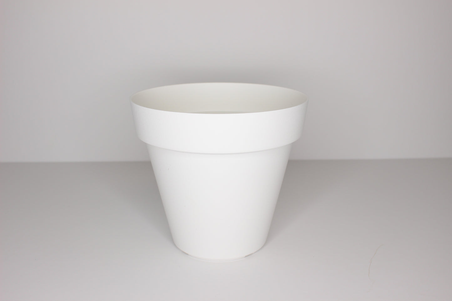 Maceta plástico blanco
