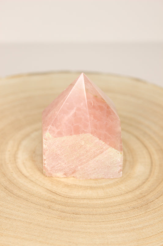 Punta semi pulida de cuarzo rosa (ejemplar)