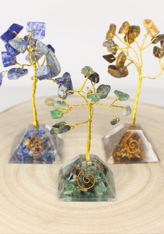 Pirámide orgonita S con árbol mineral