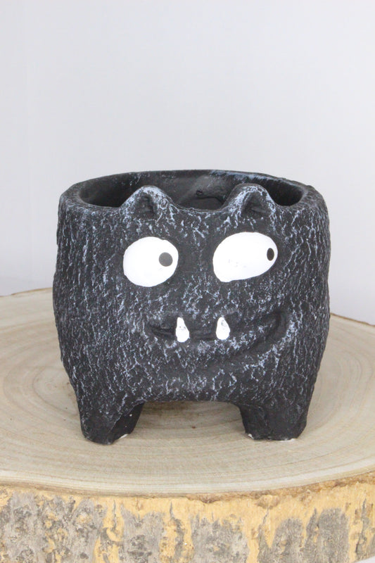 Maceta Monstruito Negro