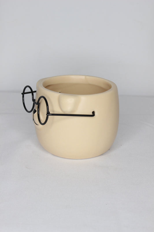 Macetero Mini Perrito Gafas Crema